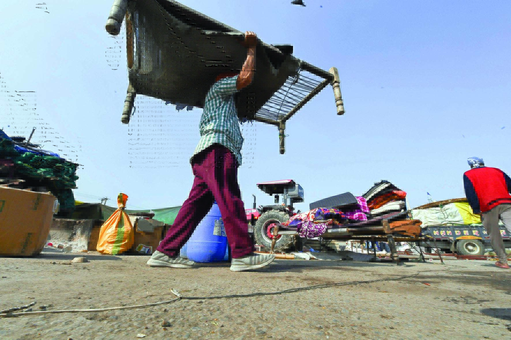 As farmers return home, the poor worry about food As farmers return home, the poor worry about food