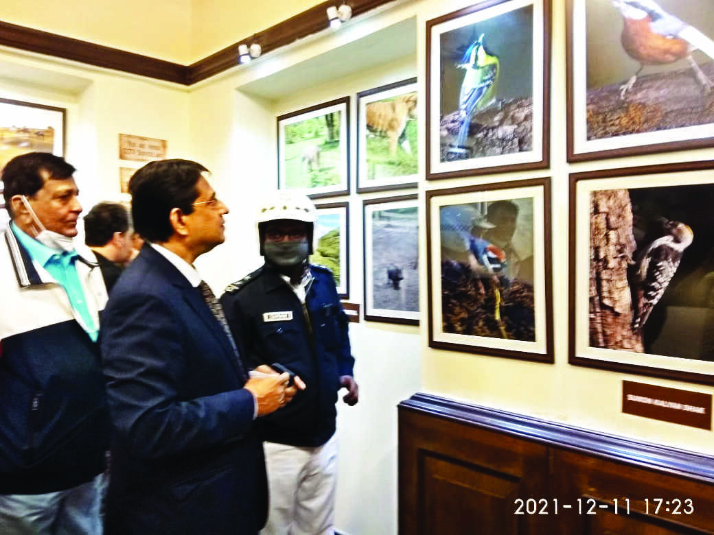Soumen Mitra inaugurates exhibition of photos clicked by cops Soumen Mitra inaugurates exhibition of photos clicked by cops