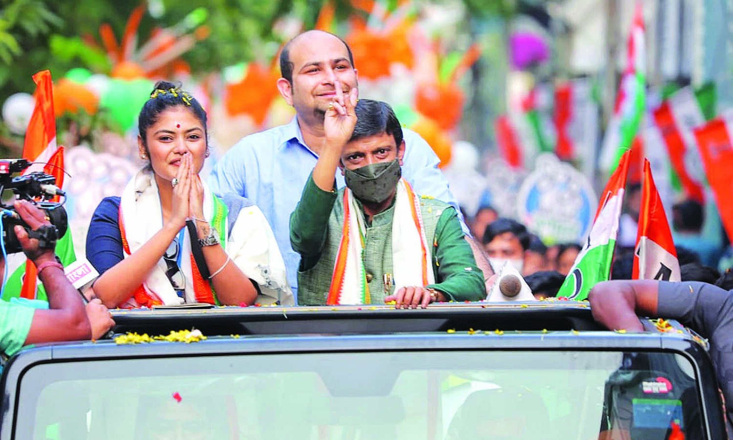 Candidates campaign in full throttle on last Sunday ahead of civic elections on Dec 19