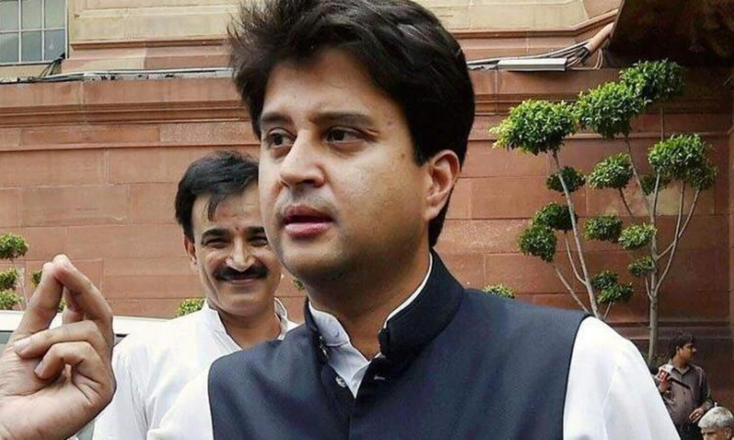 Normalisation of international flights will depend on Omicron situation: Scindia