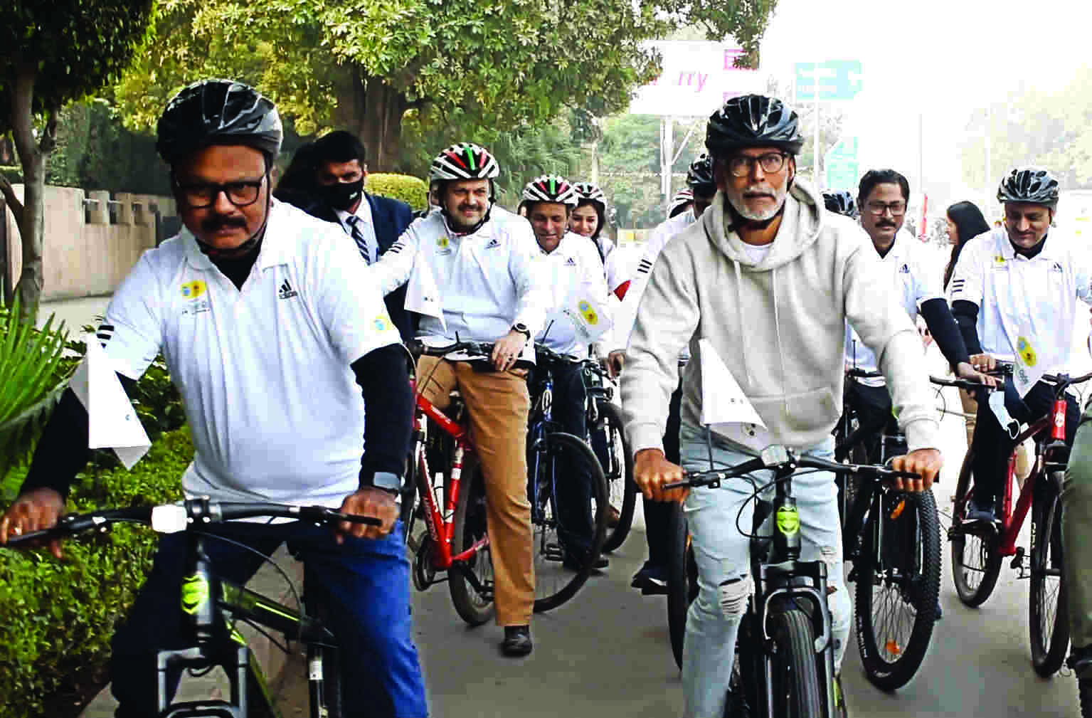 Milind Soman culminates Green Ride journey on bicycle from Mumbai to Delhi