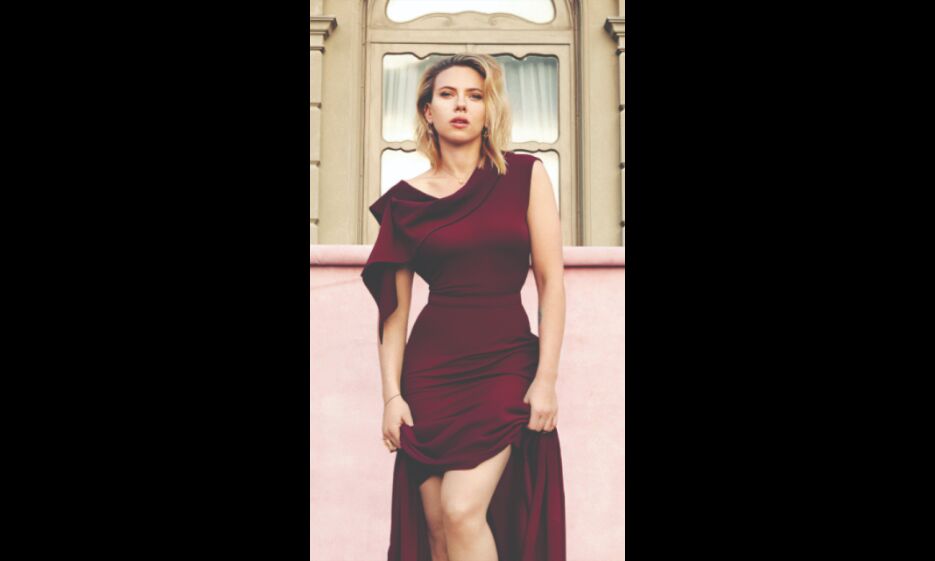 Scarlett likes working with her Marvel family Scarlett likes working with her Marvel family