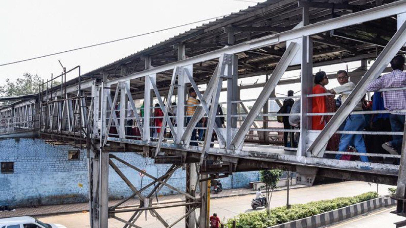 Delhi PWD issues guidelines for construction of footpaths, foot overbridges