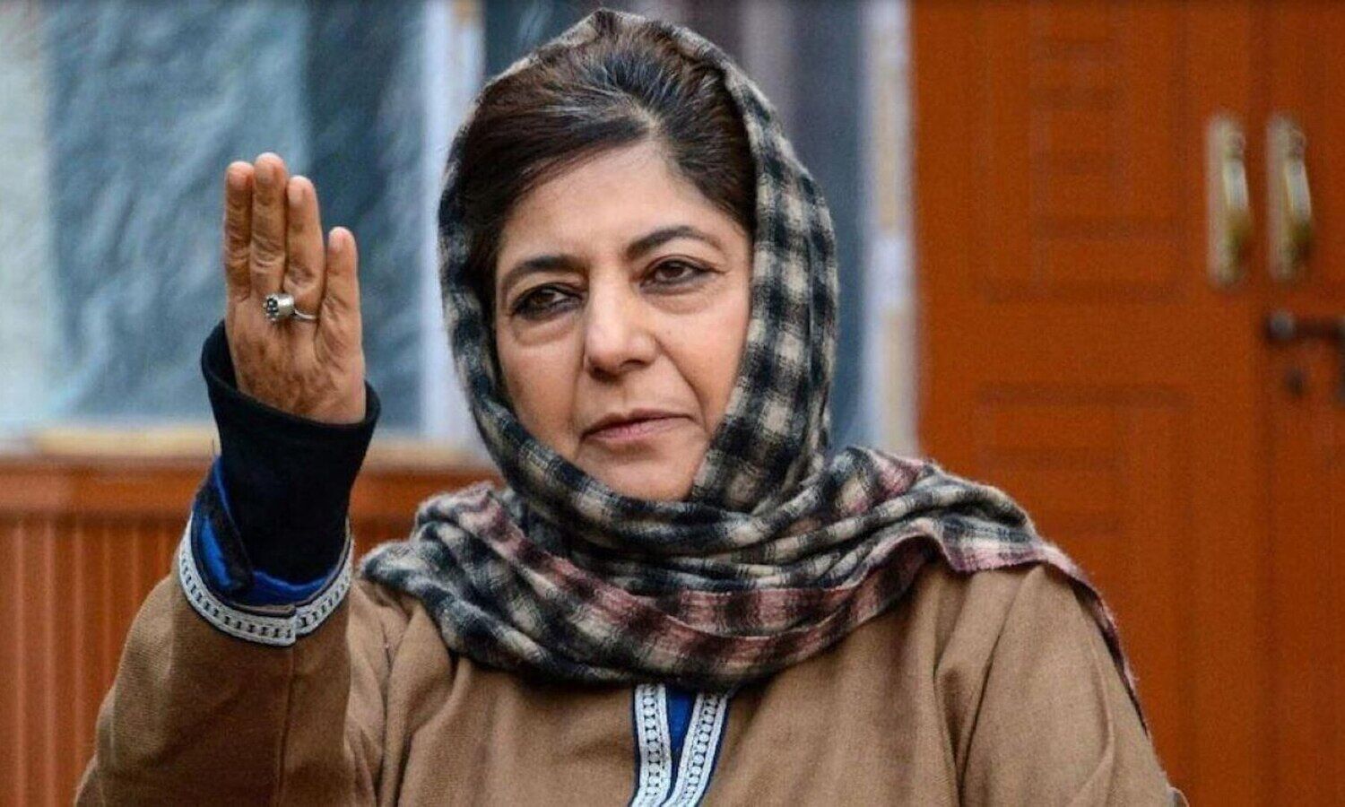 No guns or stones, fight for restoration of snatched rights peacefully: Mehbooba tells youth