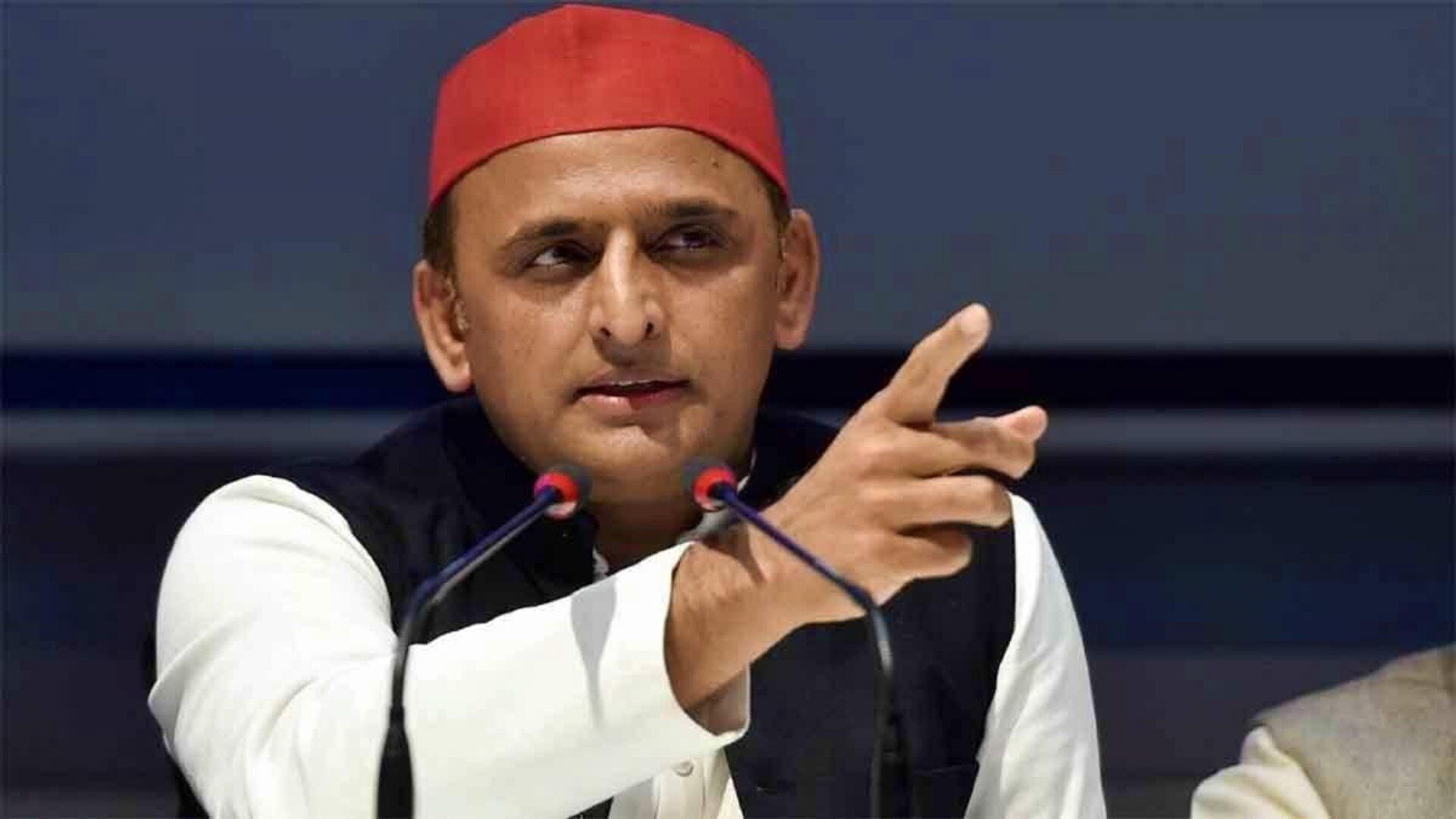 Akhilesh compares Lakhimpur violence with Jallianwala Bagh, says BJP will be swept away in elections