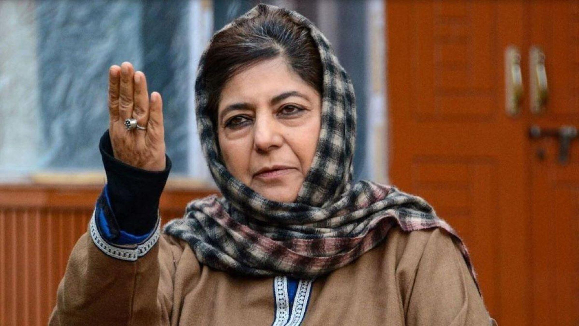 No guns or stones, fight for restoration of snatched rights peacefully: Mehbooba tells youth
