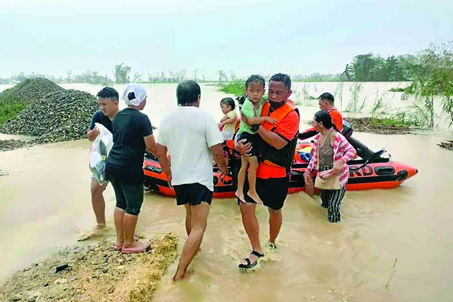 Typhoon leaves 31 dead, many homes roofless in Philippines Typhoon leaves 31 dead, many homes roofless in Philippines