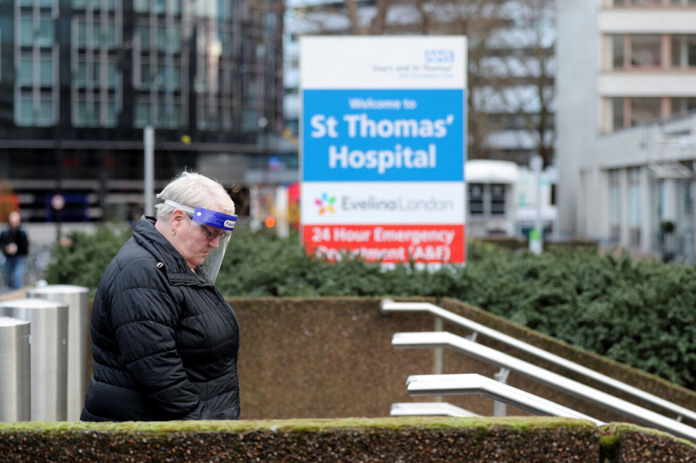 Daily Omicron cases in the UK triple to more than 10,000; death toll jumps to seven Daily Omicron cases in the UK triple to more than 10,000; death toll jumps to seven