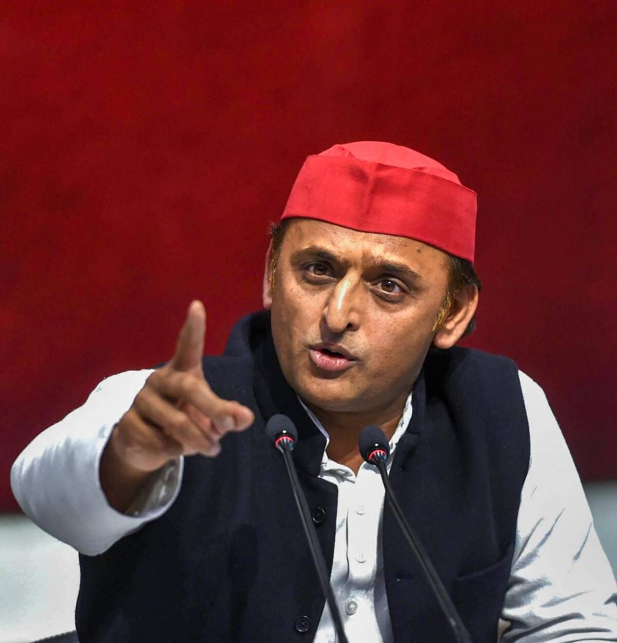 Yogi getting my telephones tapped: Akhilesh Yadav