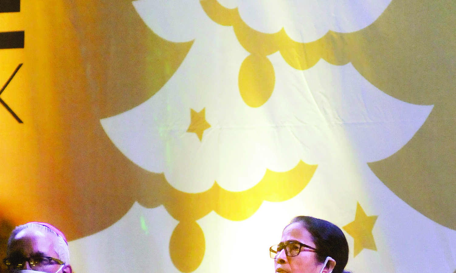 Mamata calls for X-Mas cheer, cautions on Omicron