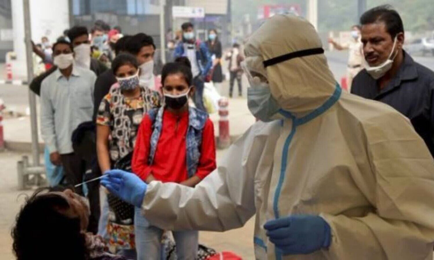 Two hundred Omicron cases reported in India so far, 5,326 new COVID-19 cases