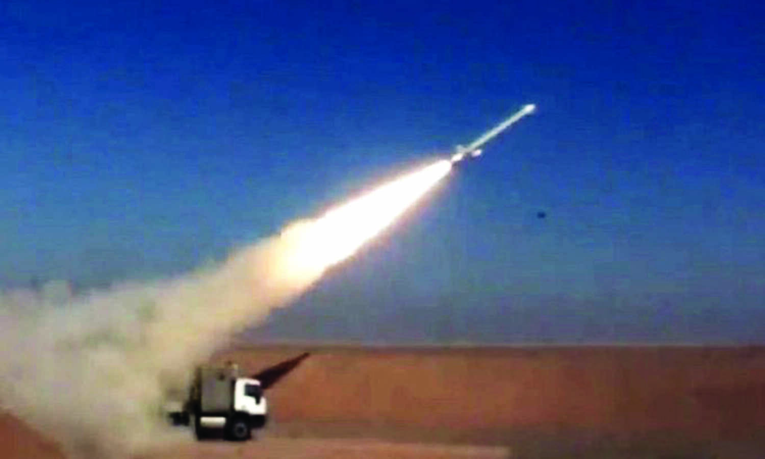 Irans Guard fires cruise missiles during major military exercise