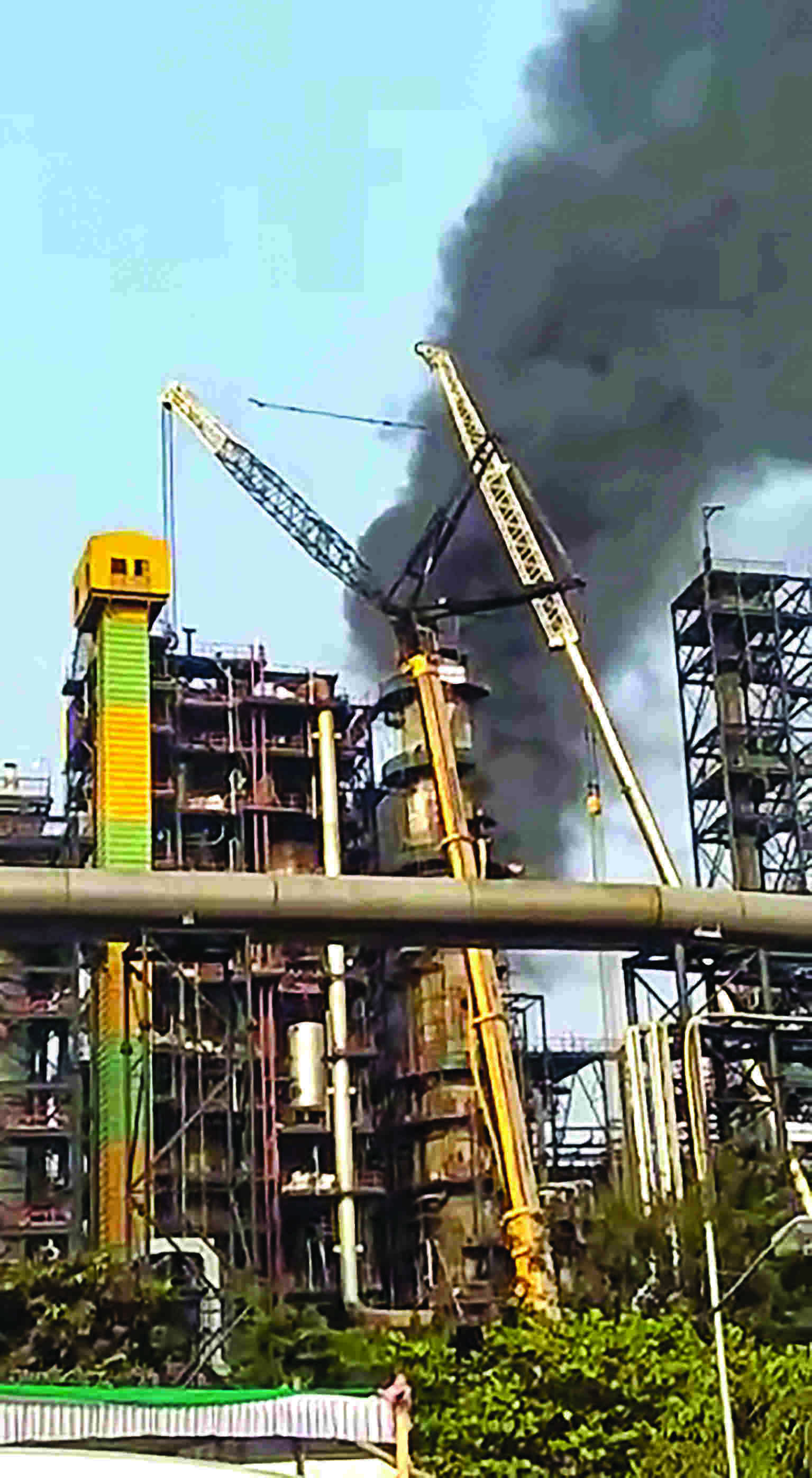 At least 3 killed, over 40 injured in IOCs Haldia refinery fire At least 3 killed, over 40 injured in IOCs Haldia refinery fire