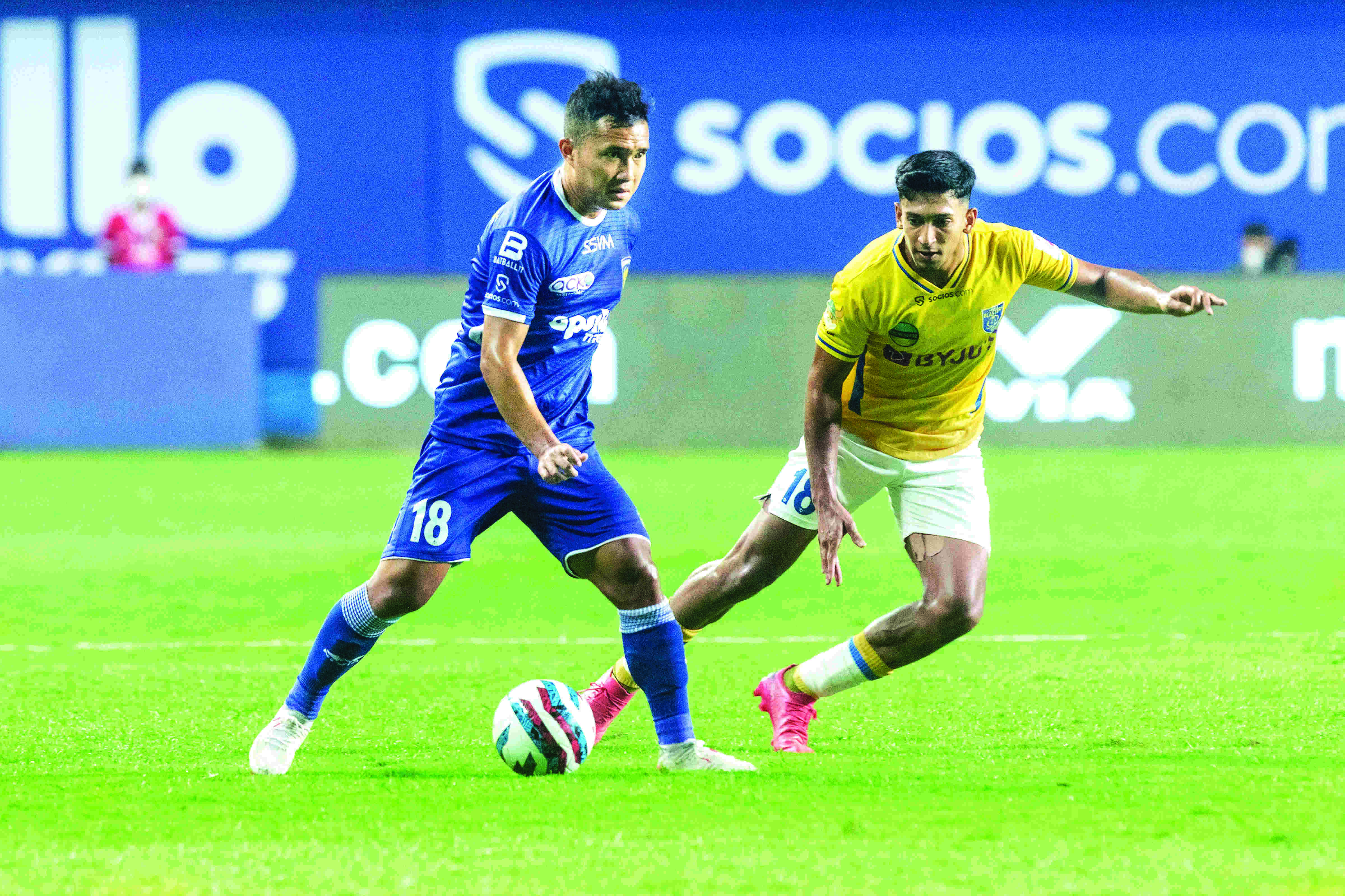 Kerala sweep aside Chennaiyin to breach top-4 places in ISL Kerala sweep aside Chennaiyin to breach top-4 places in ISL