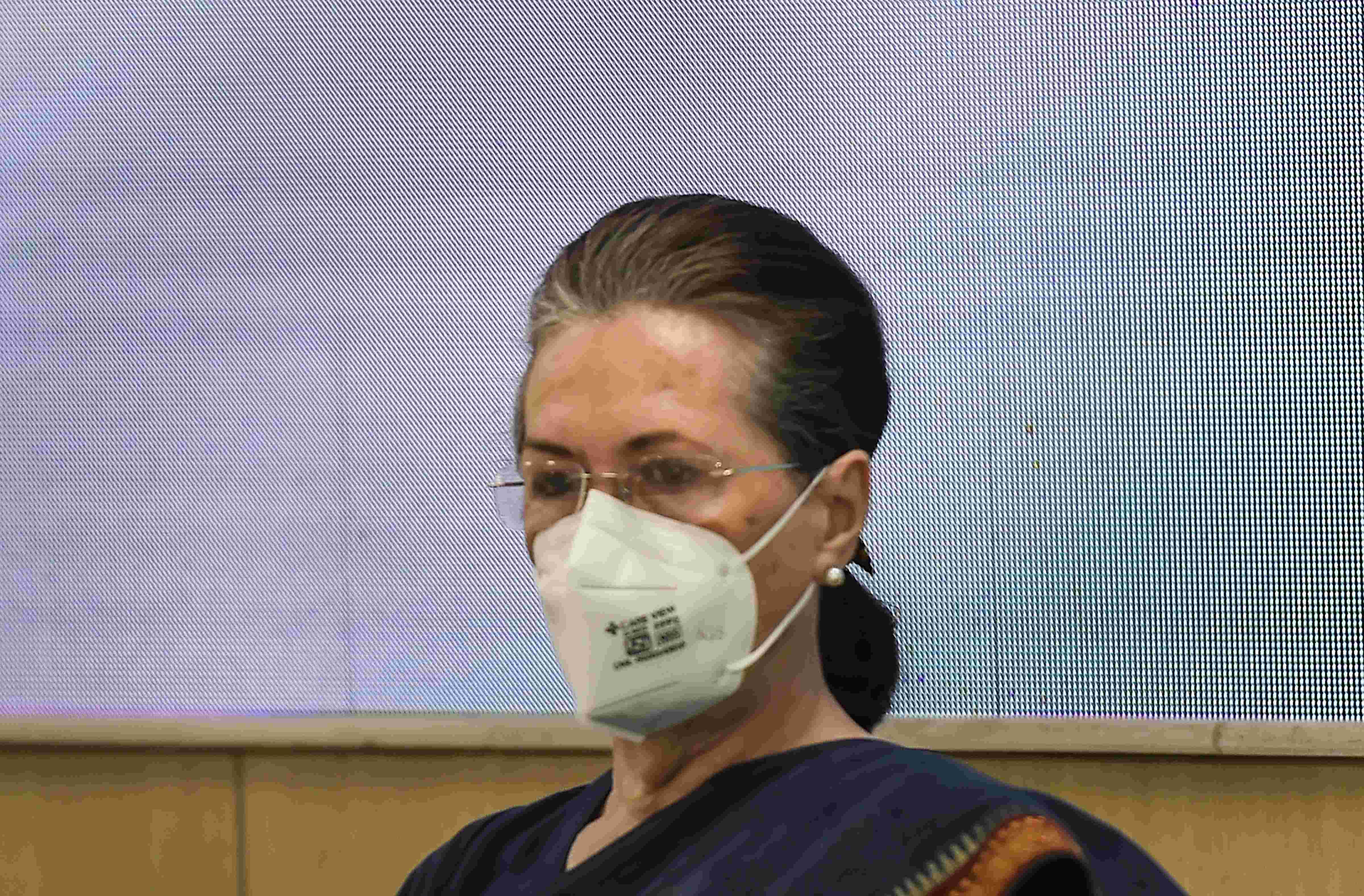 Sonia holds meeting with Cong MPs from Punjab