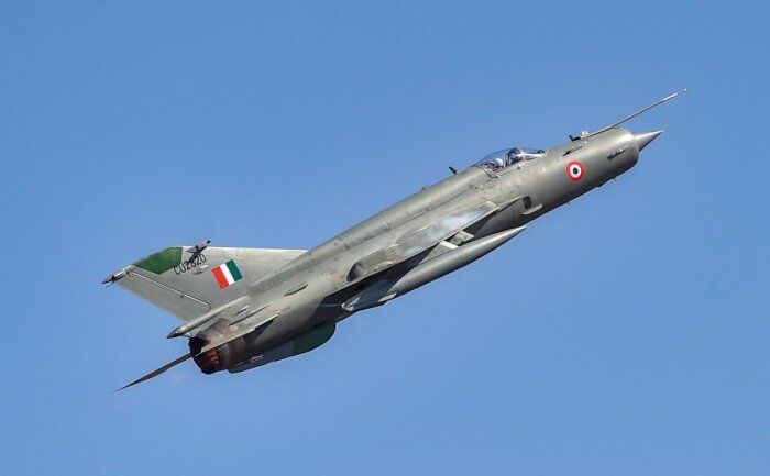 IAFs MiG-21 plane crashes in Rajasthans Jaisalmer, pilot killed IAFs MiG-21 plane crashes in Rajasthans Jaisalmer, pilot killed
