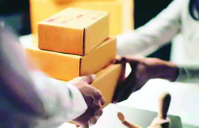 Govt moots regulator to keep tab on parcel delivery system Govt moots regulator to keep tab on parcel delivery system