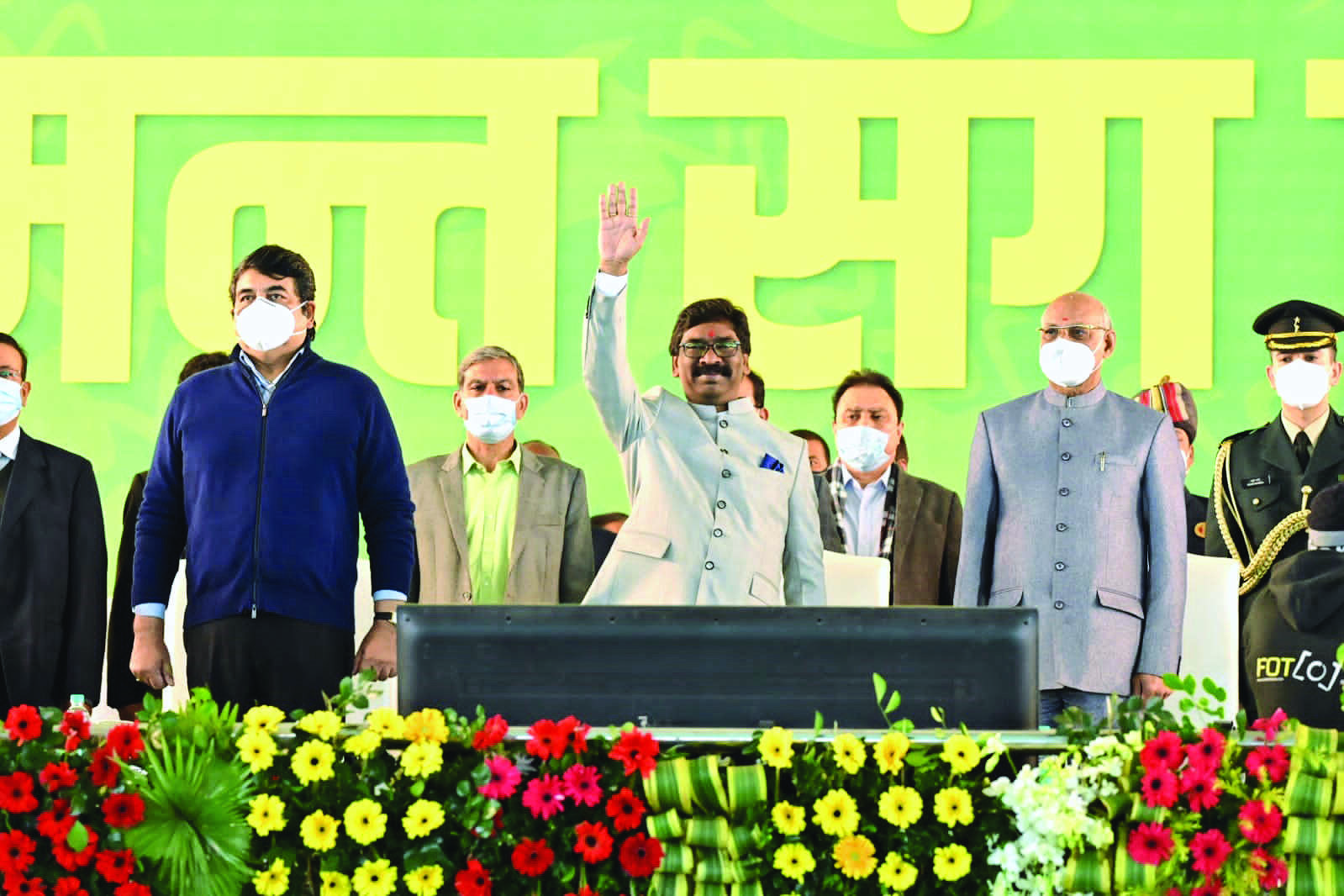 Soren lays foundations for projects worth Rs 16,000 cr Soren lays foundations for projects worth Rs 16,000 cr