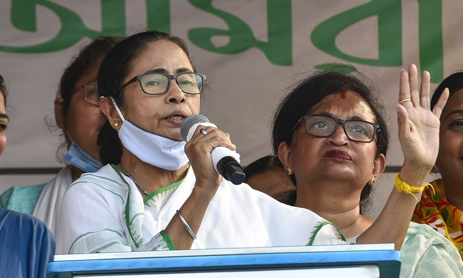 Mamata urges Centre to suspend flight operations from at-risk nations