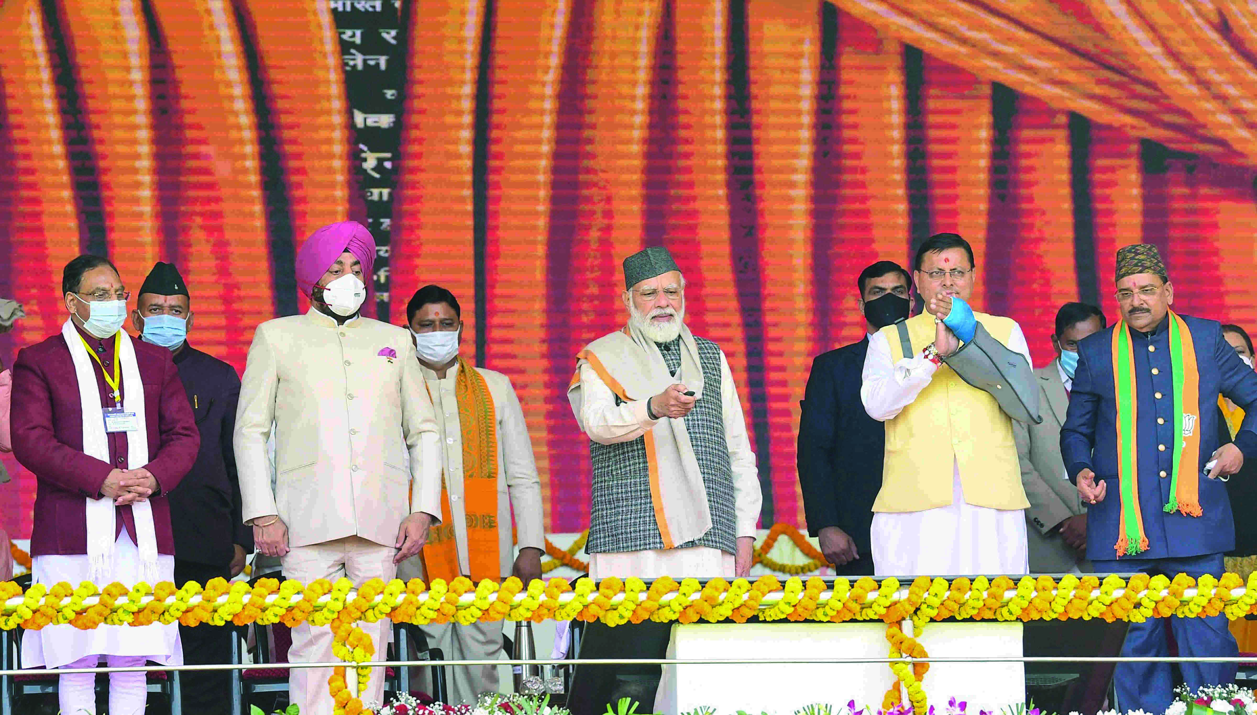 Modi hits out at Cong govts for delaying devlopment projects Modi hits out at Cong govts for delaying devlopment projects