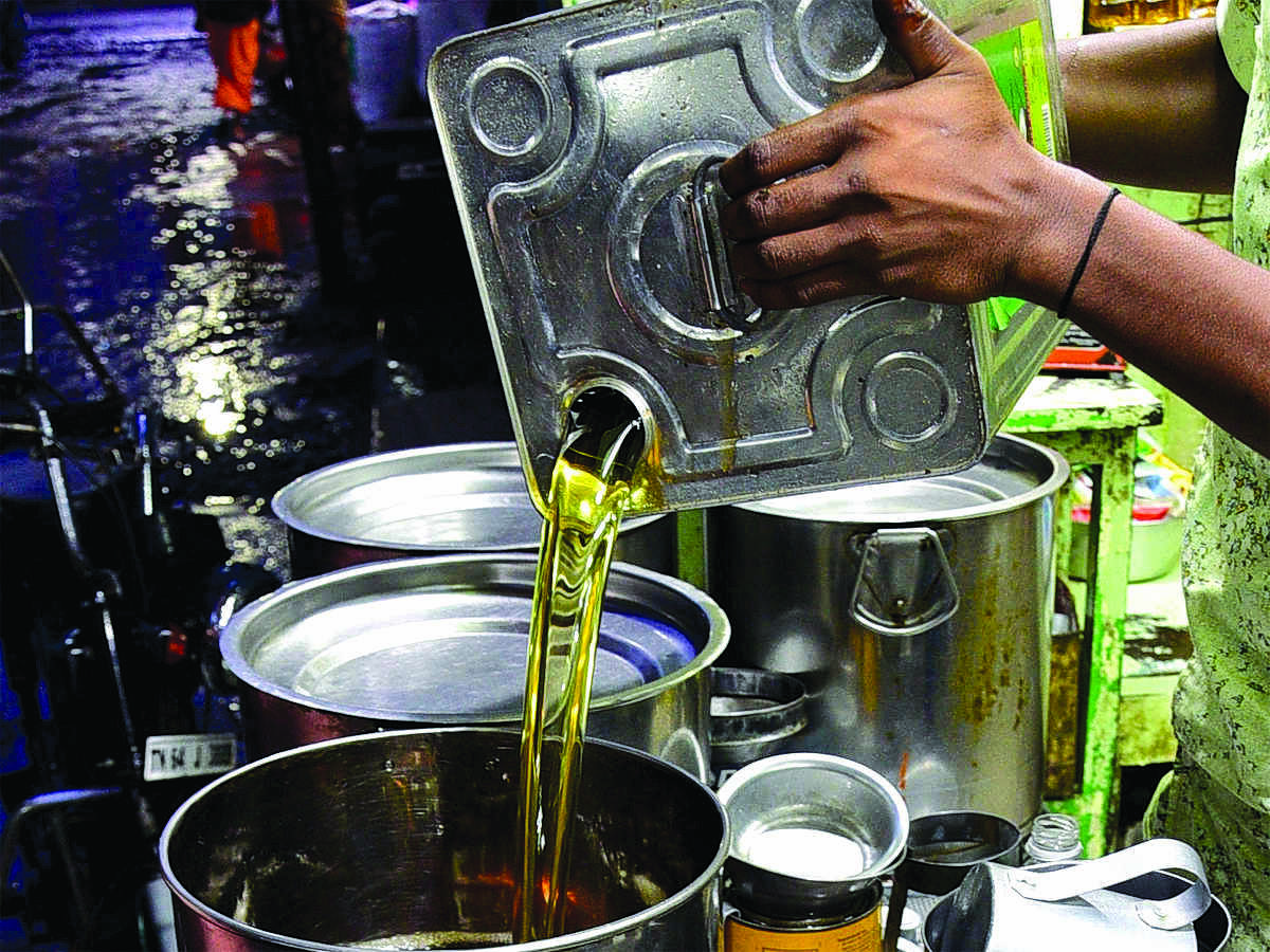 Edible oil prices falling consistently, better mustard crop to soften rates Edible oil prices falling consistently, better mustard crop to soften rates