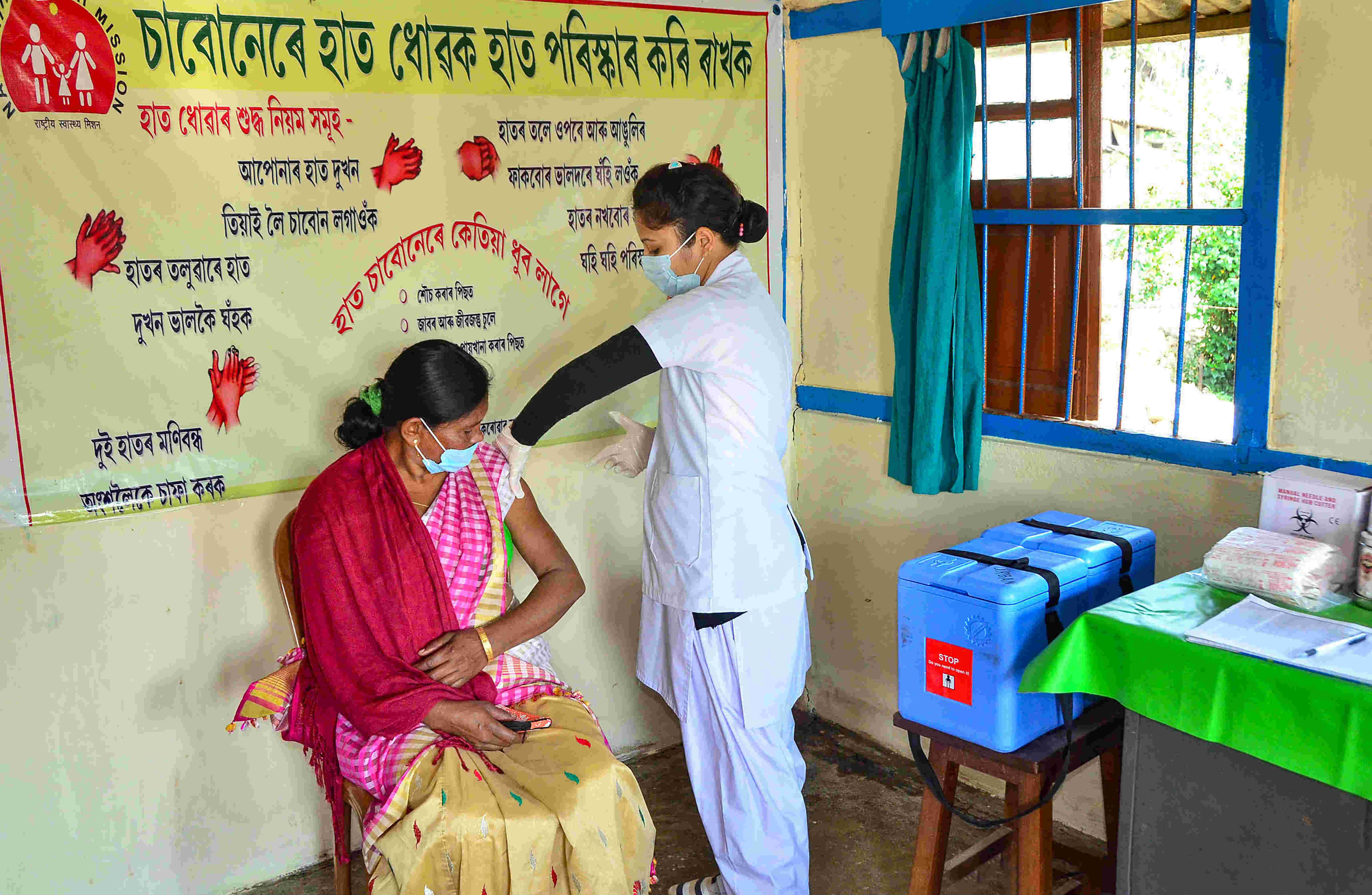 Increase beds, stock meds & O2 on emergency basis: State to pvt hosps Increase beds, stock meds & O2 on emergency basis: State to pvt hosps