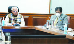 Khattar reviews govts readiness for 3rd wave of Covid-19 with DCs