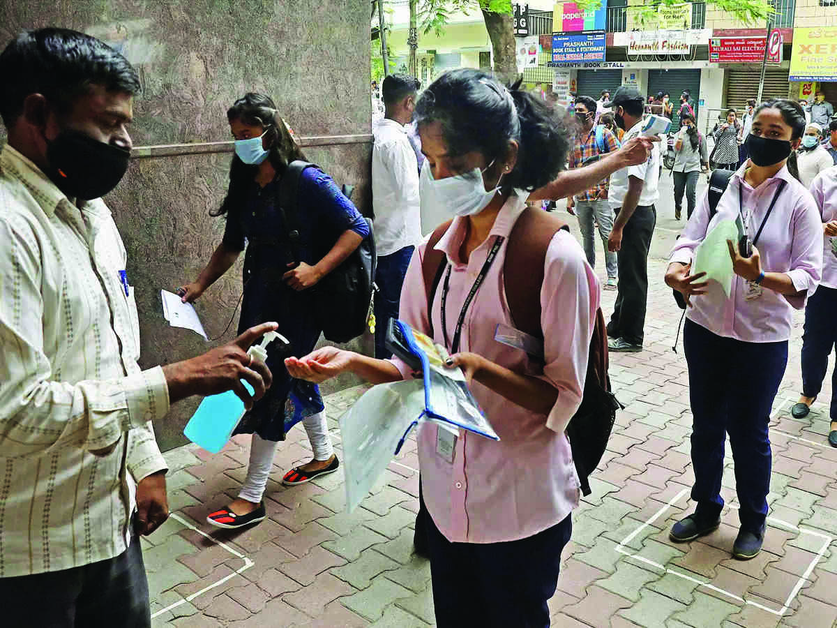 Retaining Rs 8 lakh income criteria for determining EWS quota: Centre to SC Retaining Rs 8 lakh income criteria for determining EWS quota: Centre to SC