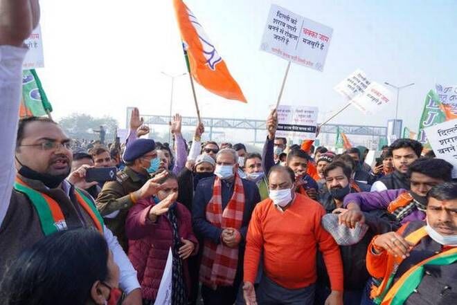 Delhi BJP stages chakka jam against AAP govts new excise policy Delhi BJP stages chakka jam against AAP govts new excise policy