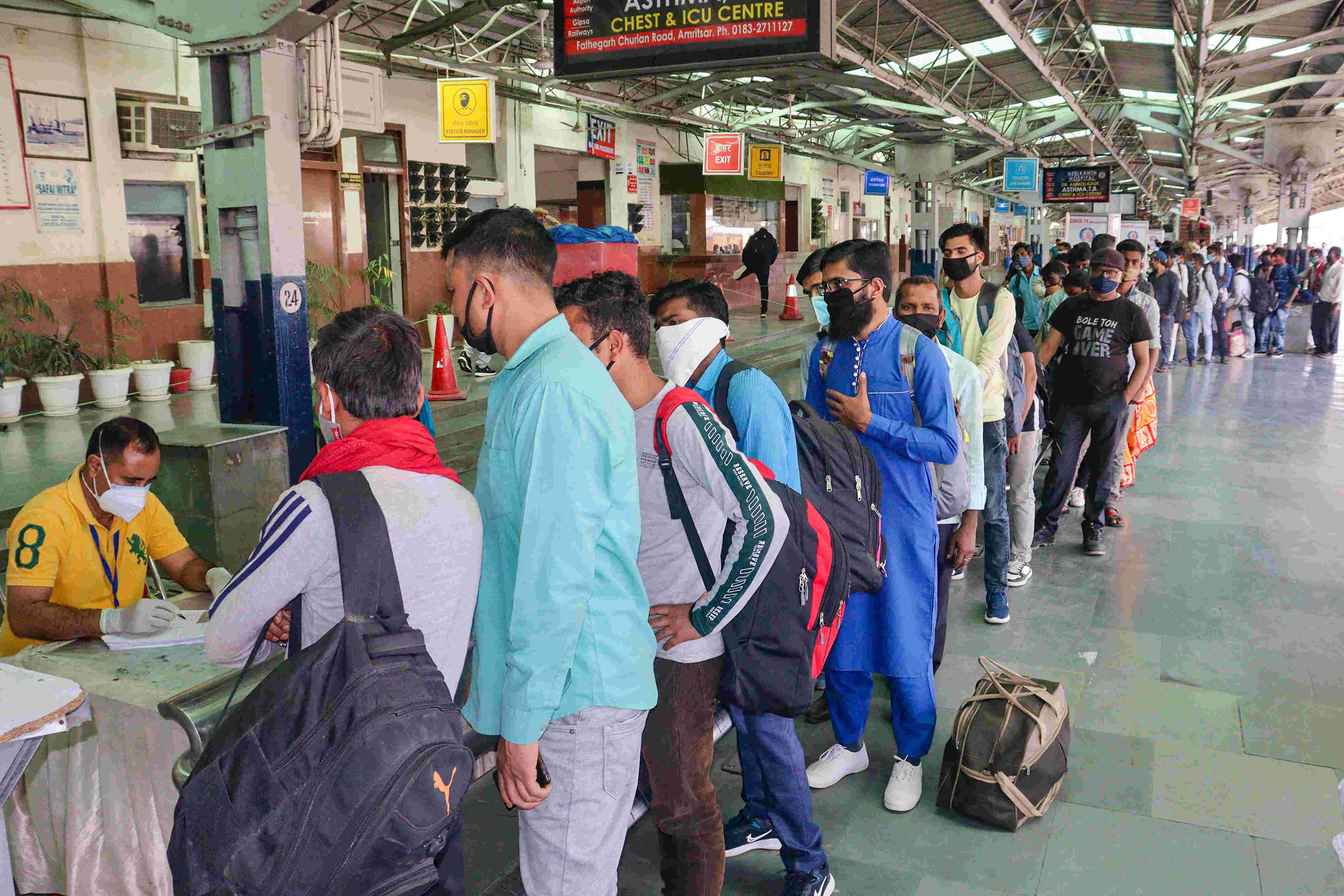Delhi: 4,000+ new cases as Health Min says Omicron driving surge; DDMA to meet today