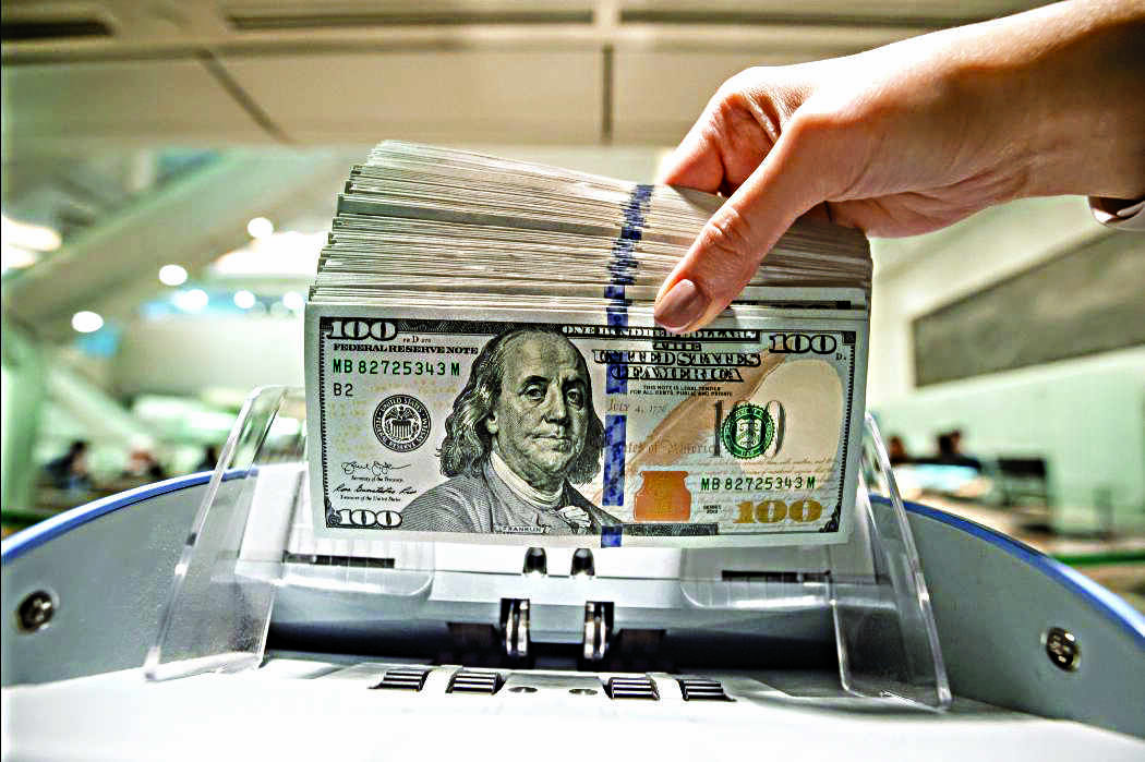 RIL lifts $4 bn in Indias largest foreign currency bonds issue RIL lifts $4 bn in Indias largest foreign currency bonds issue