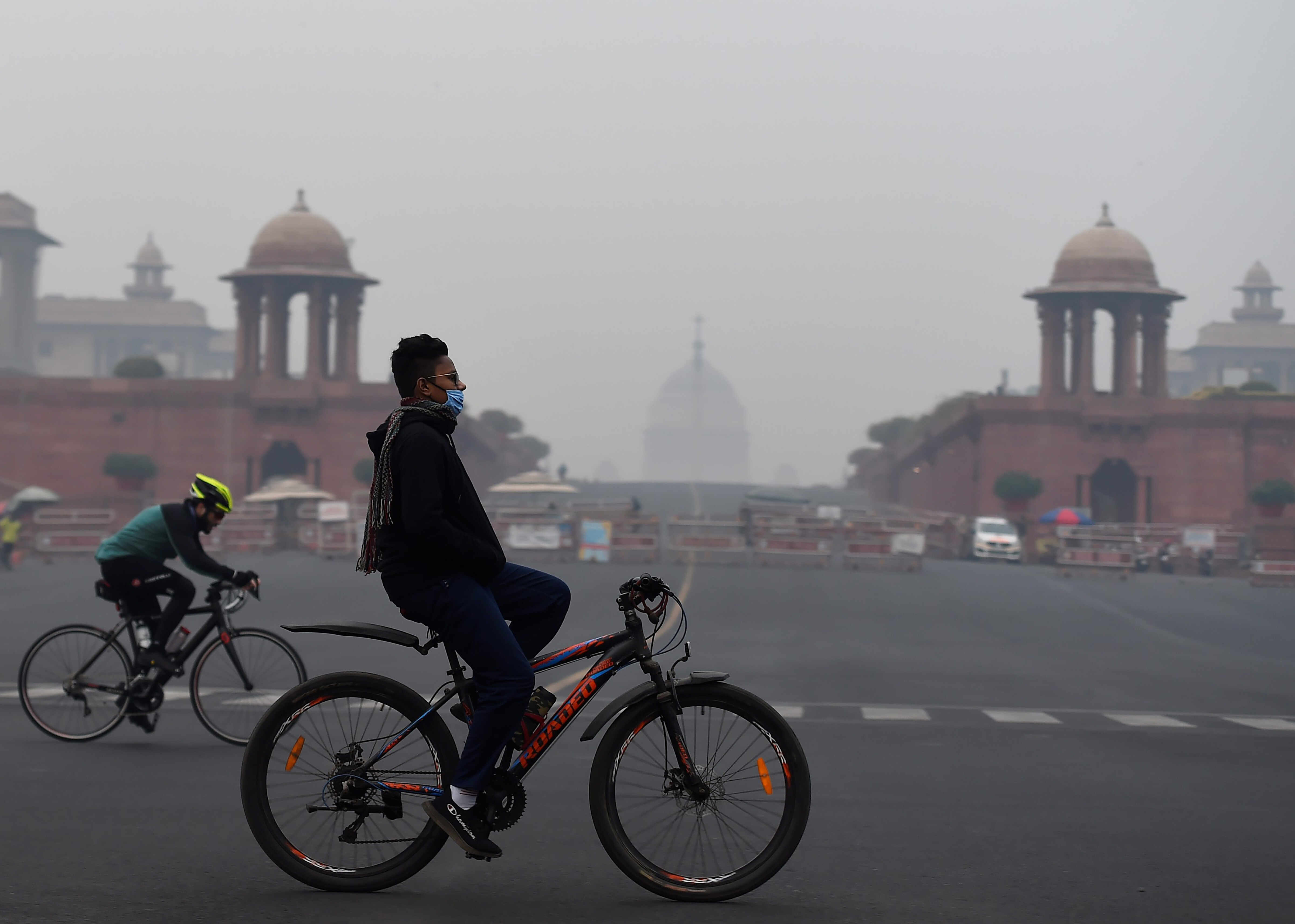 Air quality moderate in Delhi, max temp settles at 18.1 deg C Air quality moderate in Delhi, max temp settles at 18.1 deg C