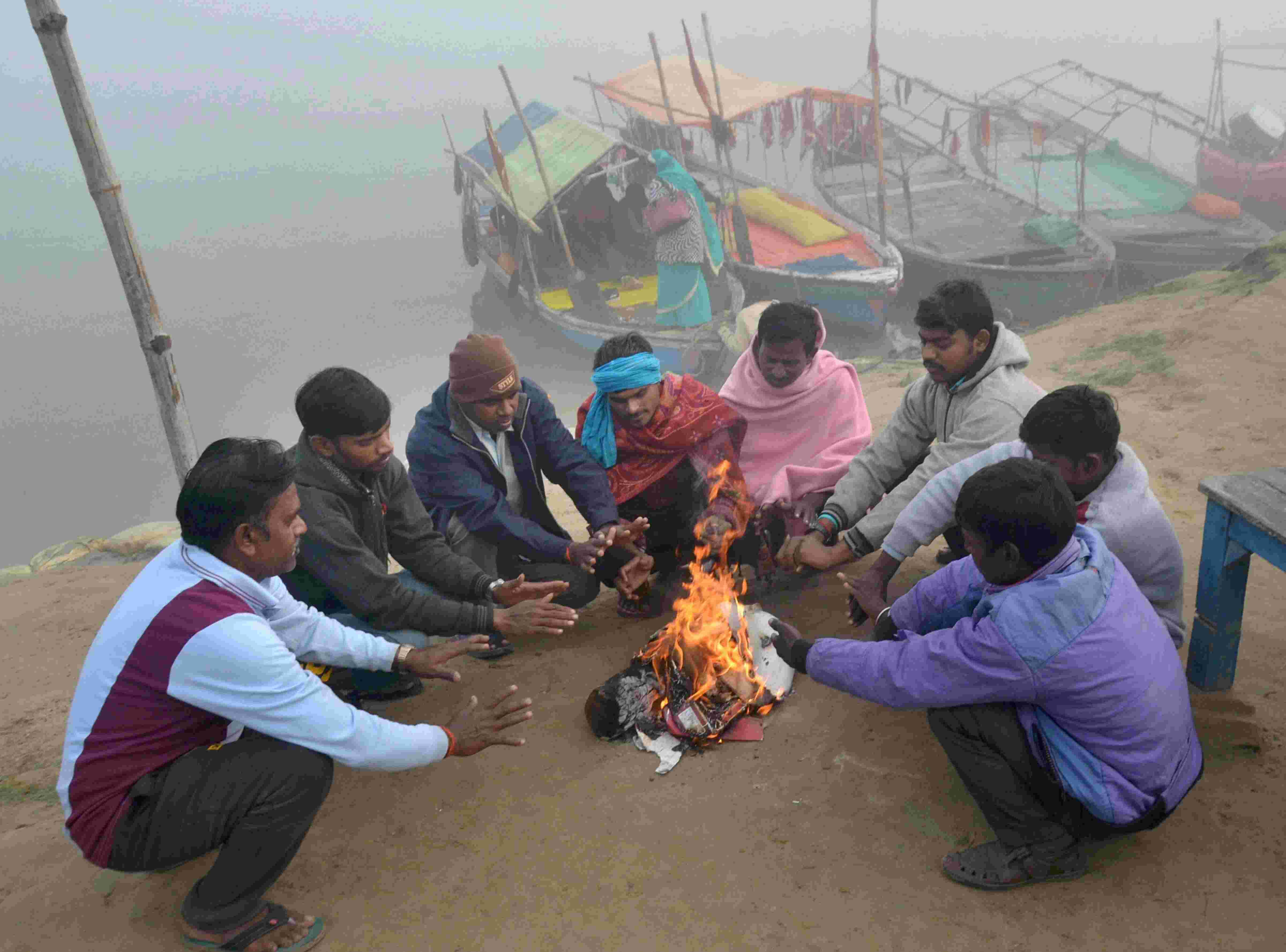 Severe cold conditions in Rajasthan; Fatehpur freezes at 2.5 degrees Celsius Severe cold conditions in Rajasthan; Fatehpur freezes at 2.5 degrees Celsius