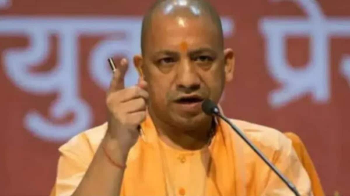 Setback for BJP: UP minister quits cabinet, 3 other MLAs leave party; likely to join SP Setback for BJP: UP minister quits cabinet, 3 other MLAs leave party; likely to join SP