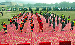 NOIDA adopts 100% mechanical approach to sewer cleaning, distributes safety kits to staff NOIDA adopts 100% mechanical approach to sewer cleaning, distributes safety kits to staff