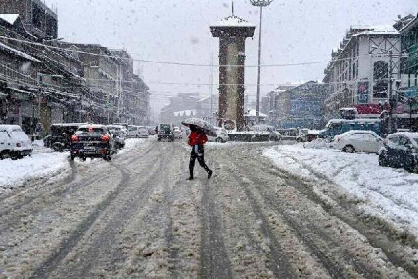 Fresh snowfall in Gulmarg, Pahalgam in Kashmir