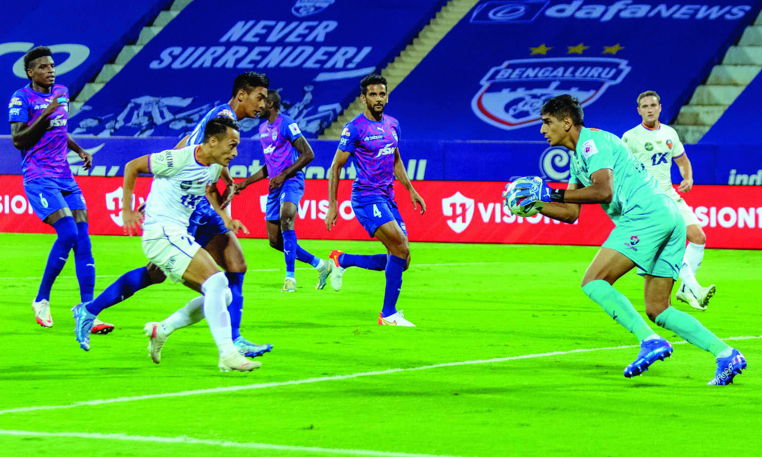 ISL: Gaurs held by Bluru as Chhetri equals goal record
