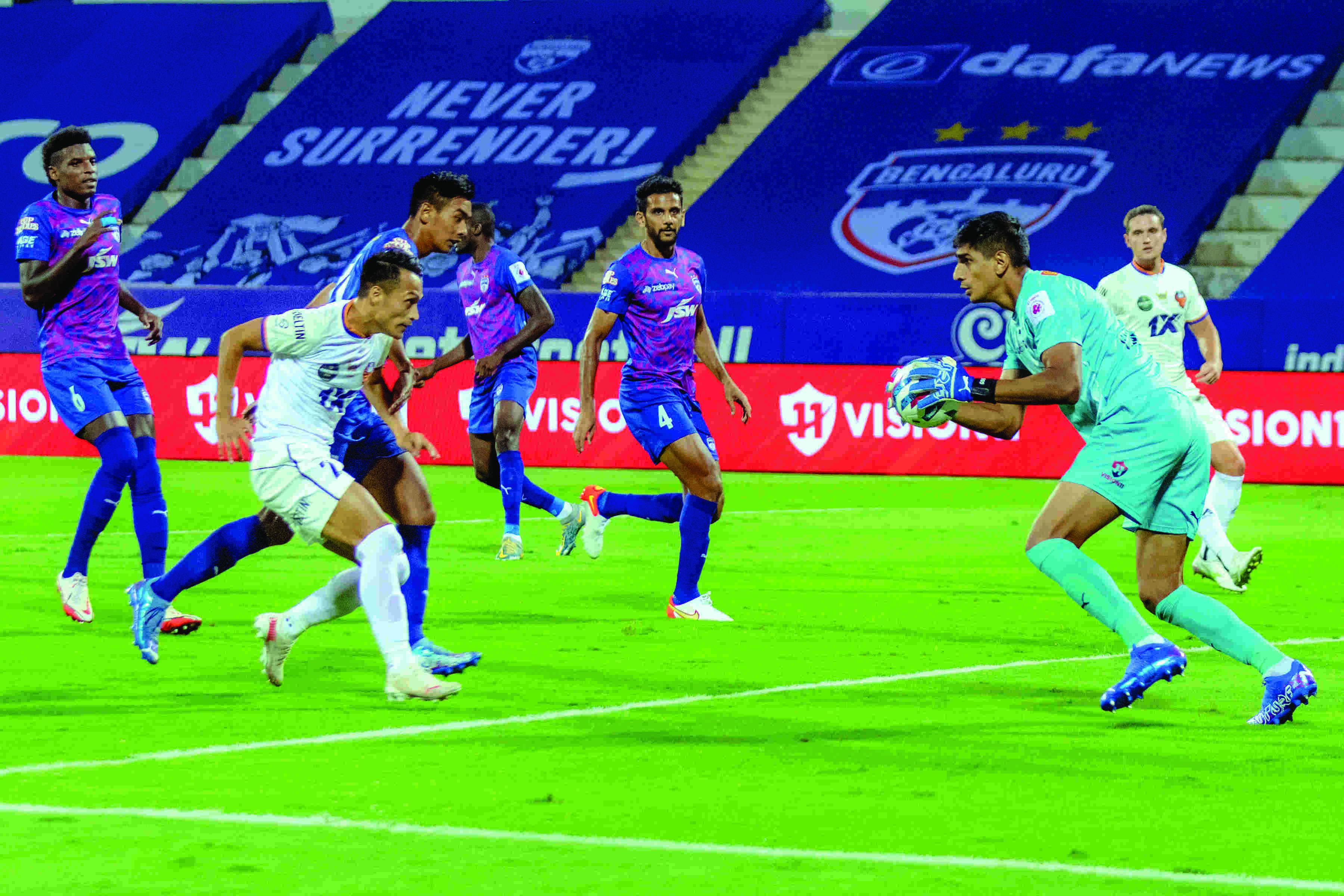 ISL: Gaurs held by Bluru as Chhetri equals goal record