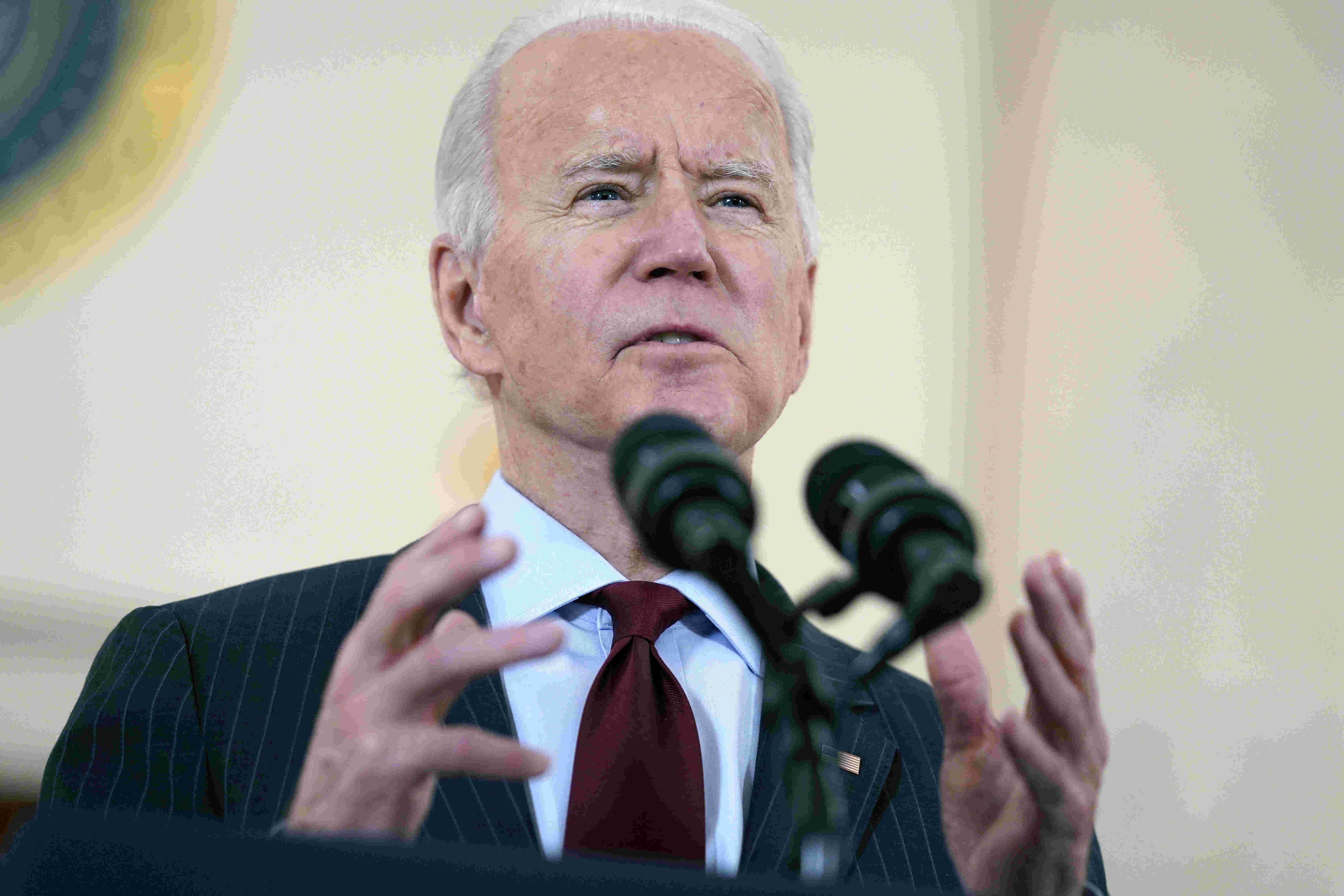 To highlight economic growth, Biden goes shopping for gifts To highlight economic growth, Biden goes shopping for gifts