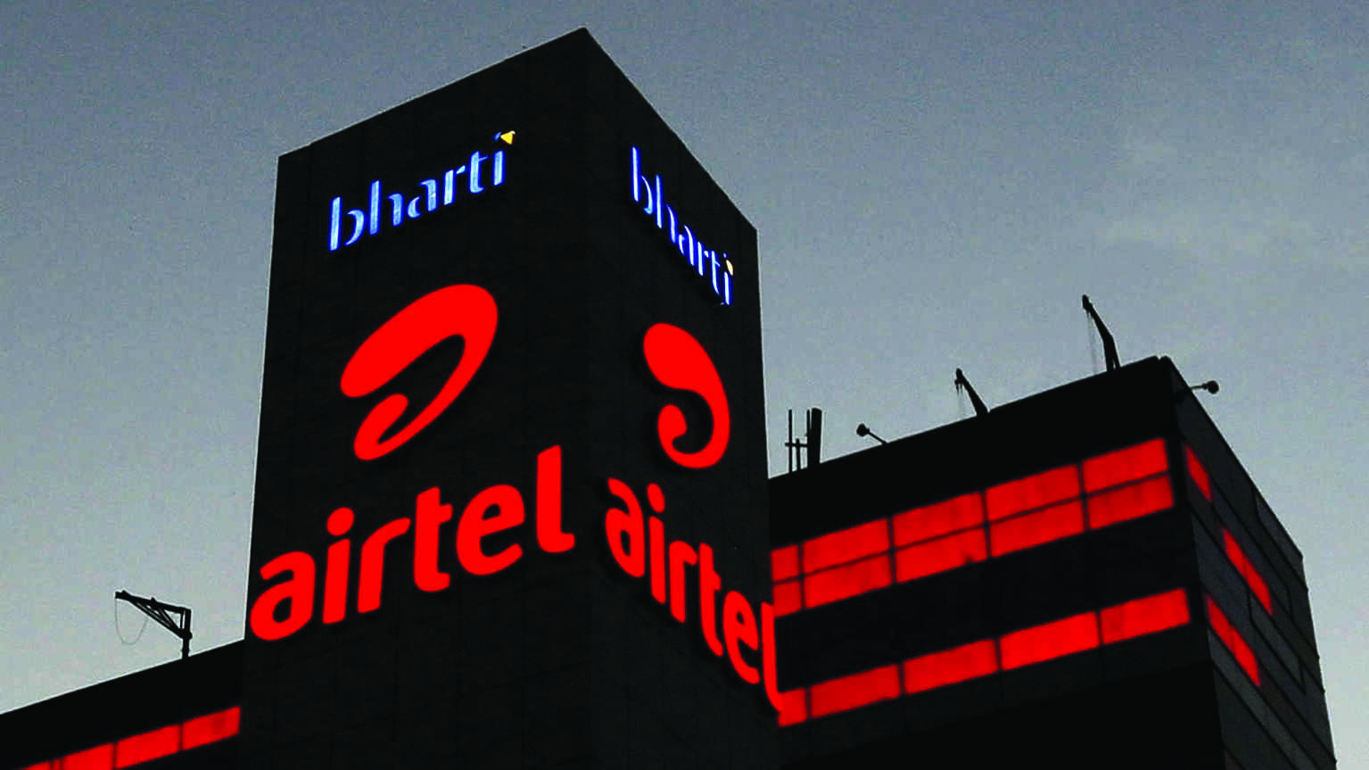 Google invests $1 billion in Bharti Airtel, picks 1.28% stake Google invests $1 billion in Bharti Airtel, picks 1.28% stake