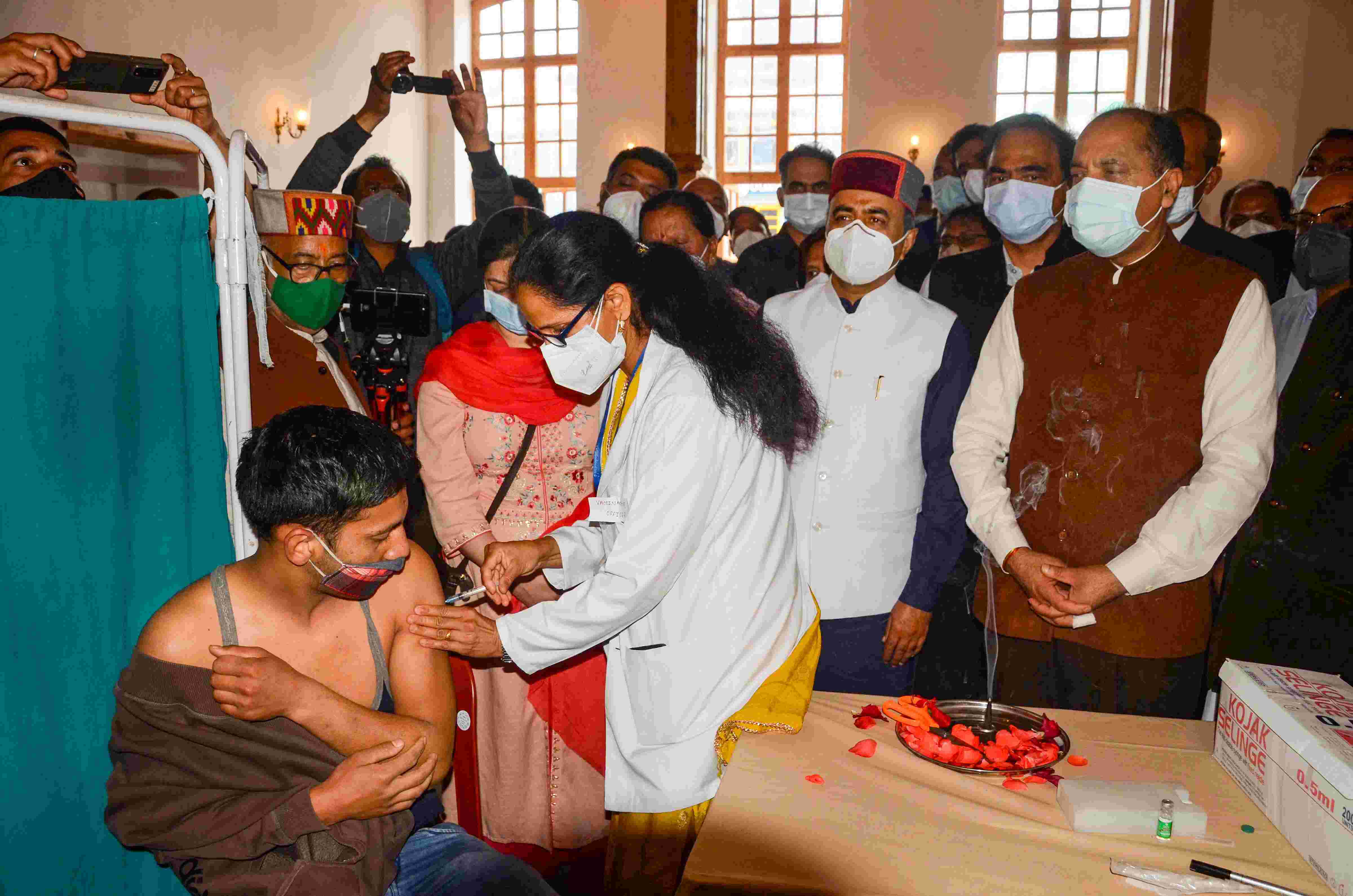 India reports over 2.35 lakh Covid cases, 871 fatalities India reports over 2.35 lakh Covid cases, 871 fatalities