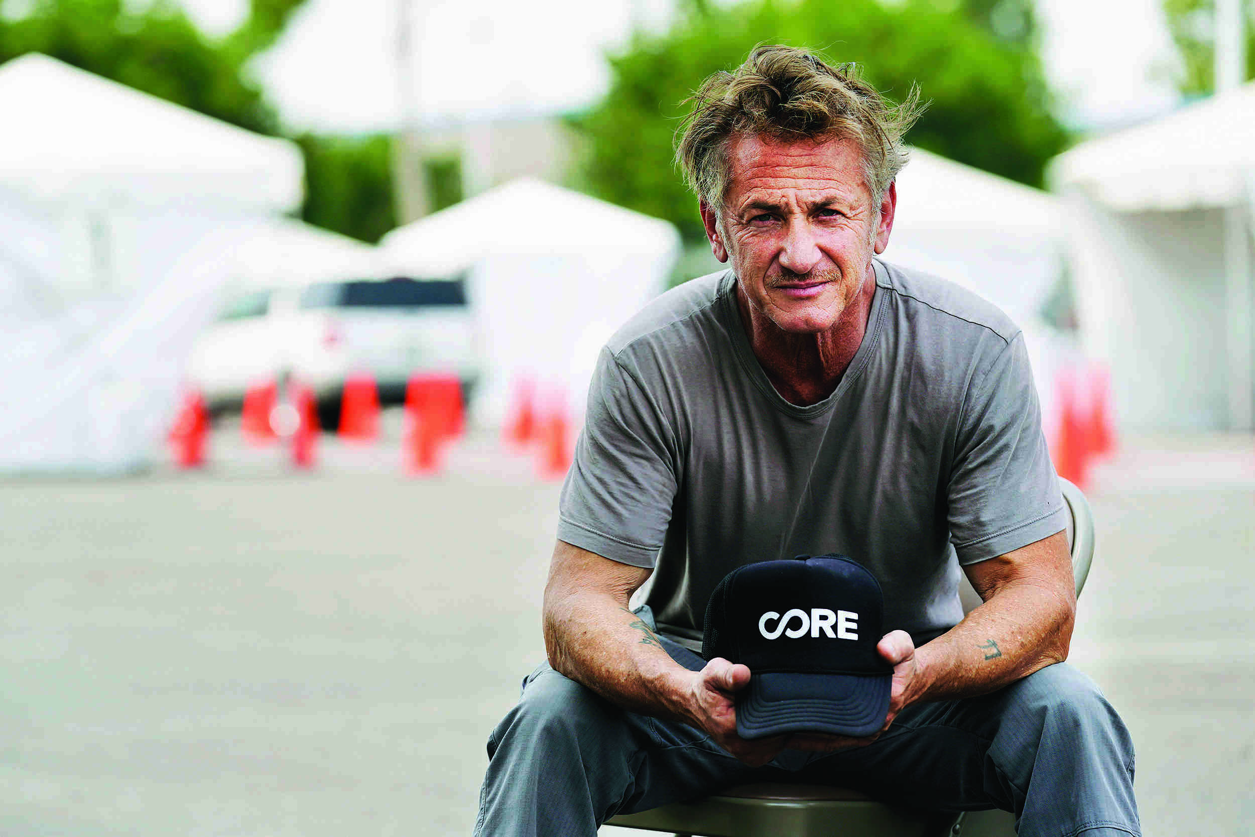 Men have become quite feminised: Sean Penn