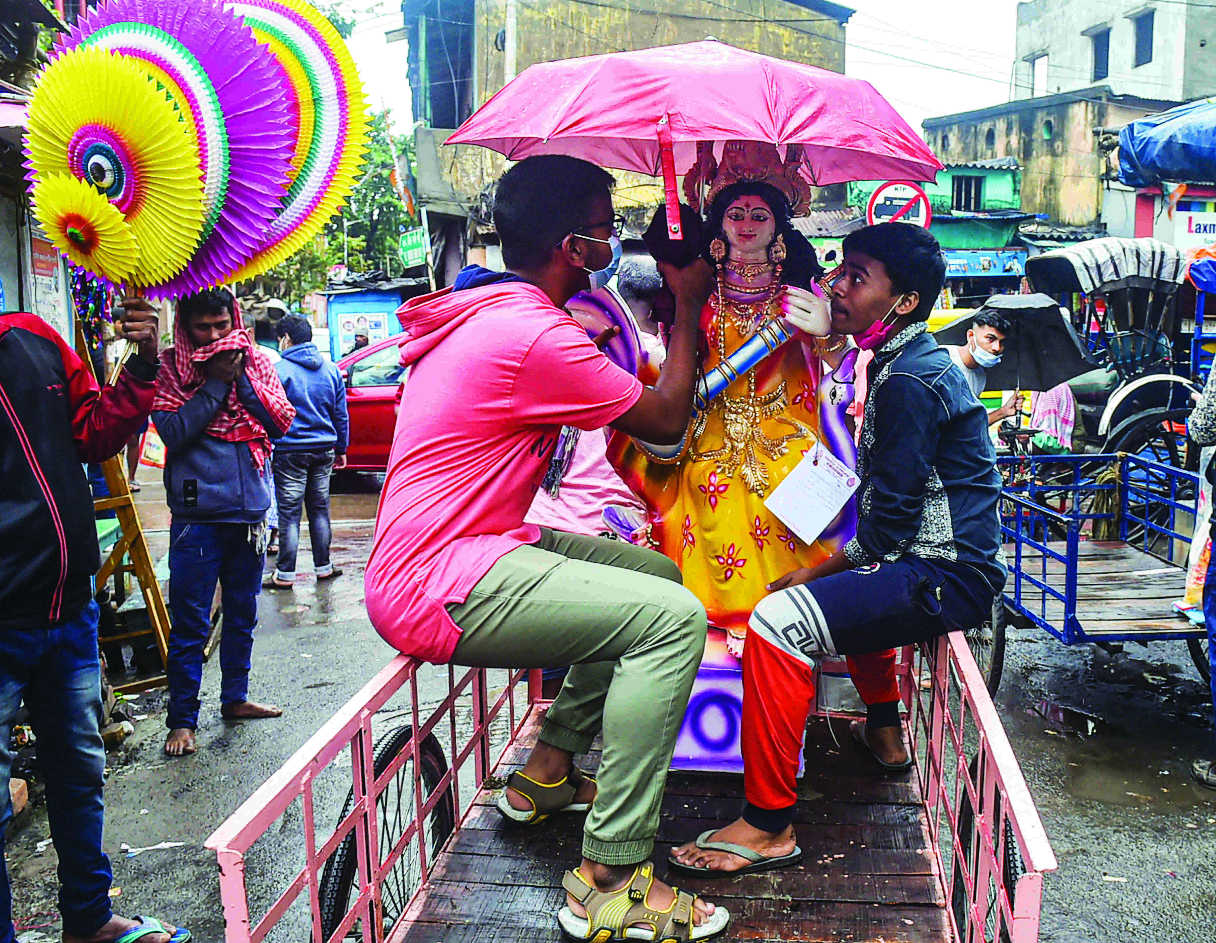 South Bengal receives unseasonal rain South Bengal receives unseasonal rain
