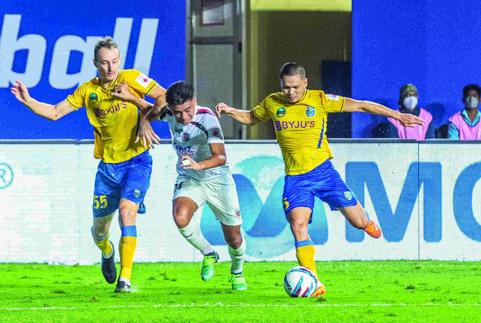 10-man Kerala ride on Vazquez stunner to down NEUFC