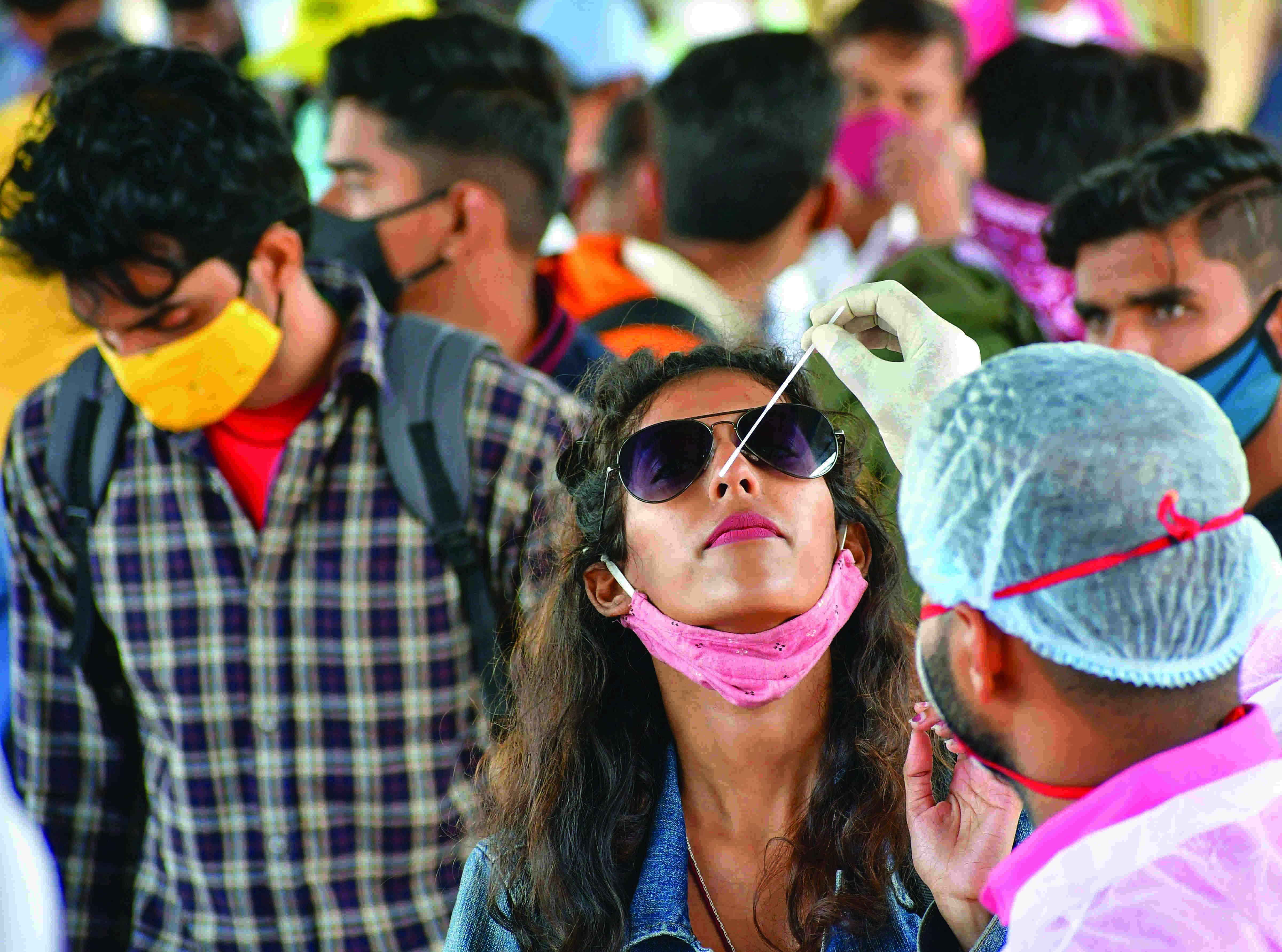 Maha Covid cases drop to 11,394; 68 more die