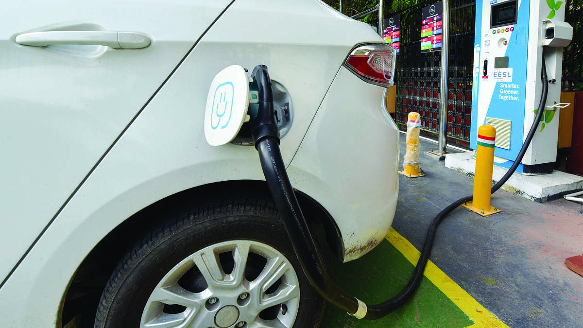 Single-window facility: 1st pvt EV charging point installed in South Delhi