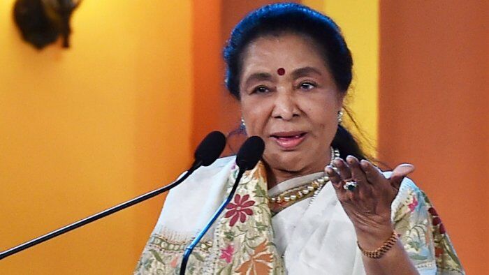 Asha Bhosle remembers sister Lata Mangeshkar: What a wonderful childhood it was Asha Bhosle remembers sister Lata Mangeshkar: What a wonderful childhood it was