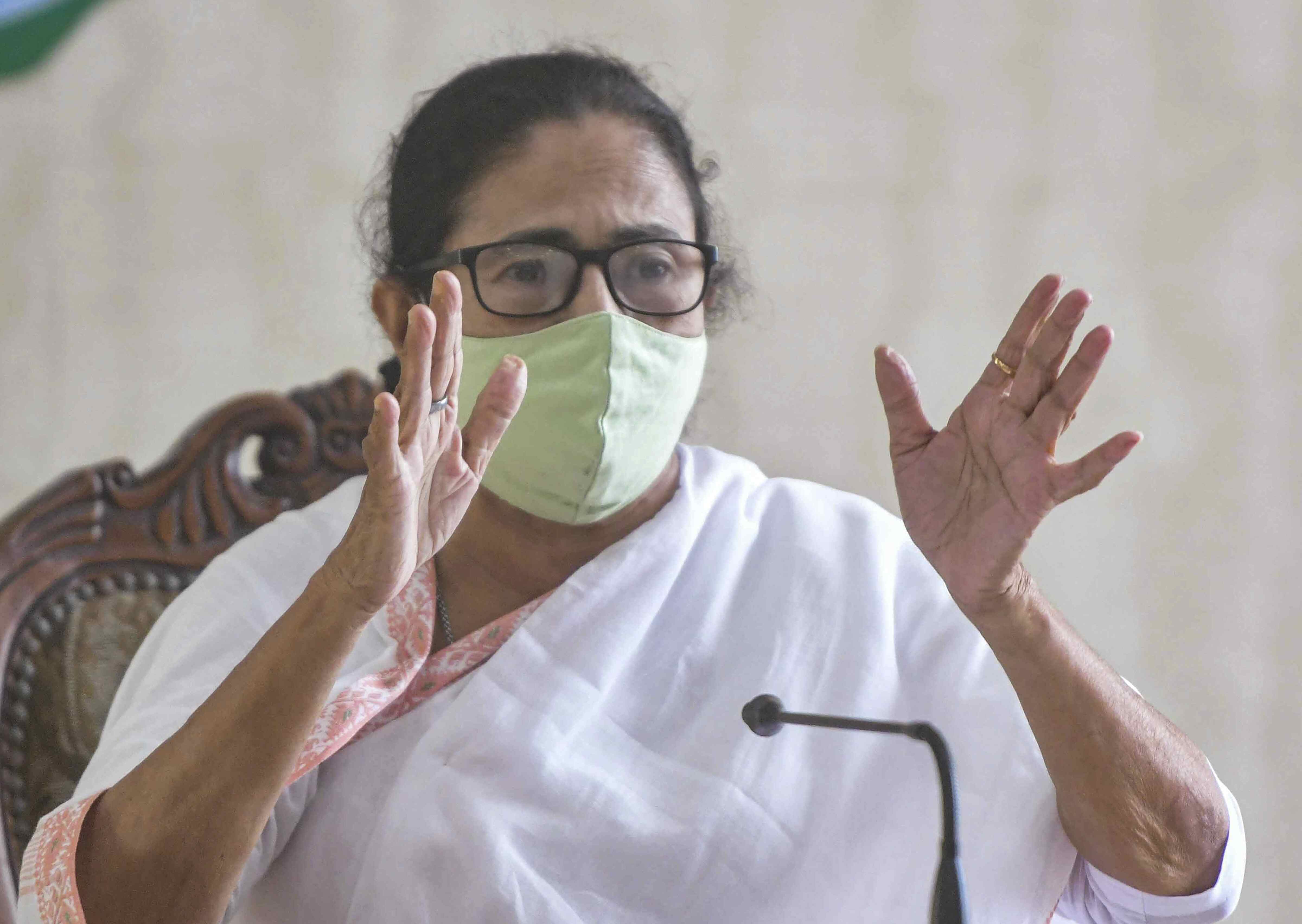 Mamata leaves for Lucknow to campaign for SP, calls for defeating BJP Mamata leaves for Lucknow to campaign for SP, calls for defeating BJP