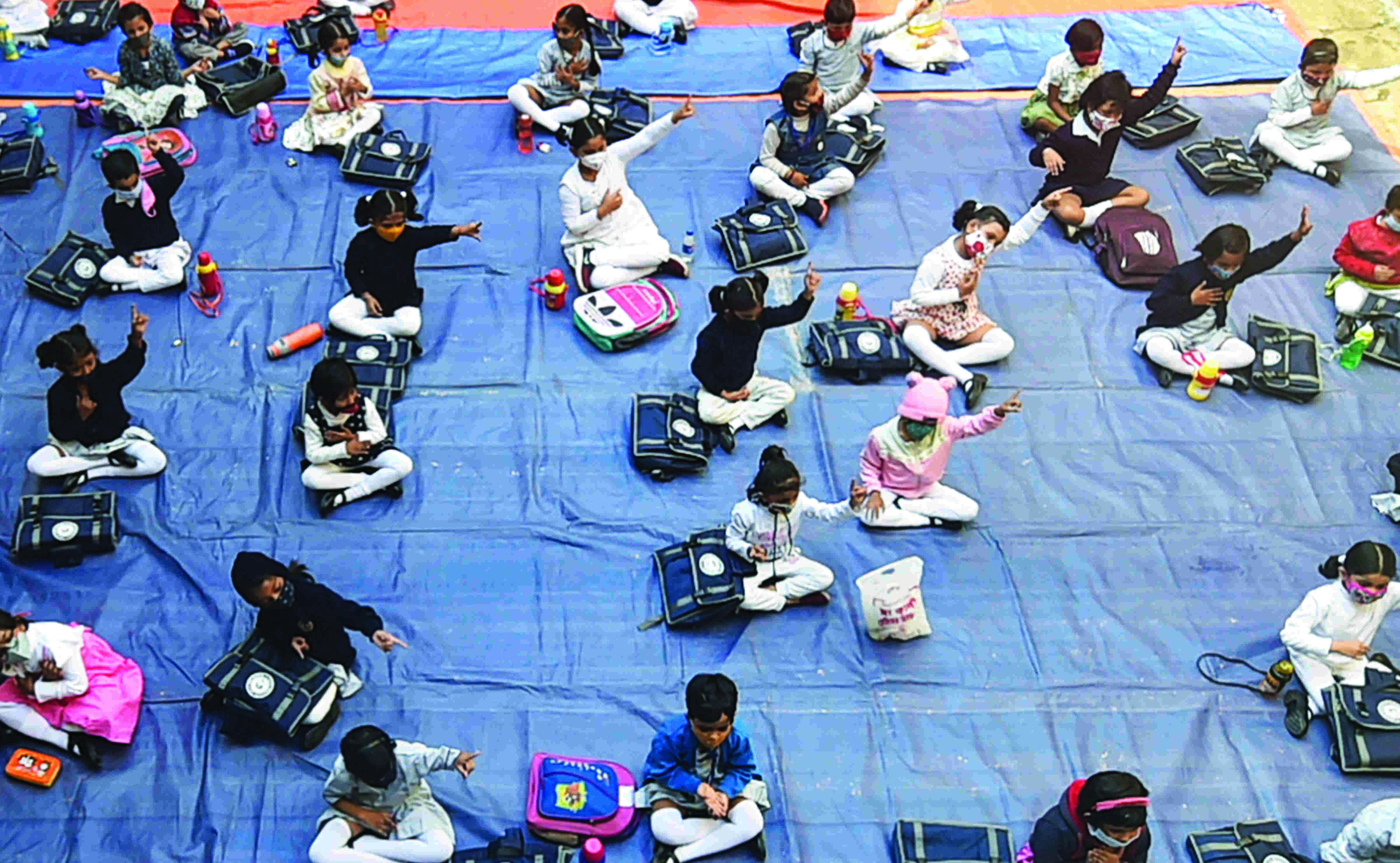 1st day of Paray Shikshalay: About 31L students turn up at 75K centres 1st day of Paray Shikshalay: About 31L students turn up at 75K centres