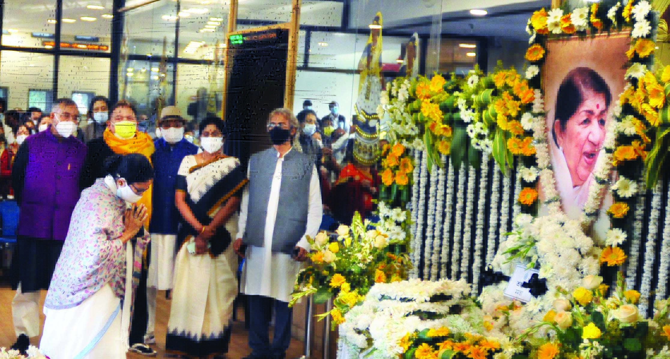 CM pays floral tribute to Lata Mangeshkar; her songs will be played at public spots for 15 days